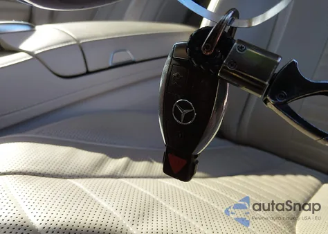 2016 Mercedes-Benz S 550 4Matic z USA, uszkodzony, nr VIN WDDUG8FB6GA266444